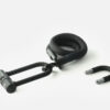 tex–lock eyelet in onyx black, Größe S, ineinander gewickelt mit X-lock am Seilende, kürzerer U-lock Bügel daneben