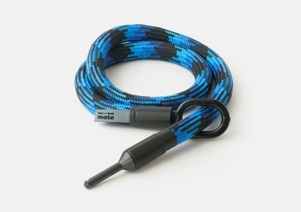 tex–lock mate in morpho blue, wrapped into each other with locking pin through metal eyelet